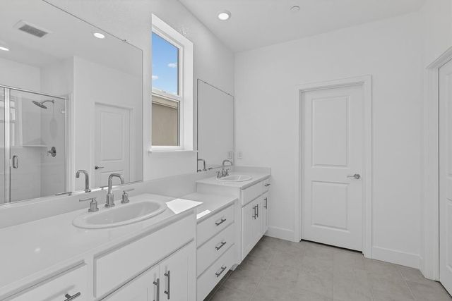 2048 Serendipity Dr, Roseville, CA 95747