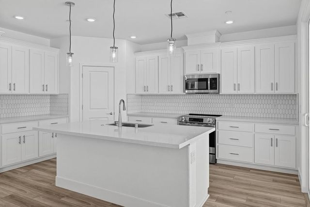 2048 Serendipity Dr, Roseville, CA 95747