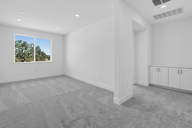 2048 Serendipity Dr, Roseville, CA 95747