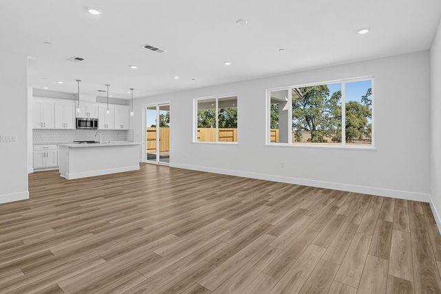2048 Serendipity Dr, Roseville, CA 95747