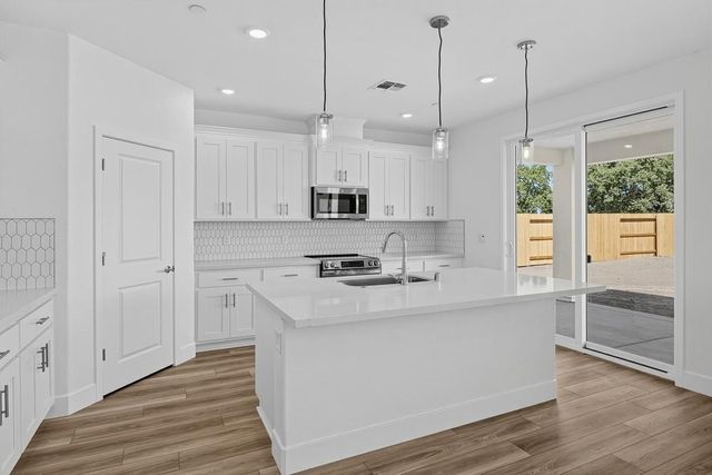 2048 Serendipity Dr, Roseville, CA 95747