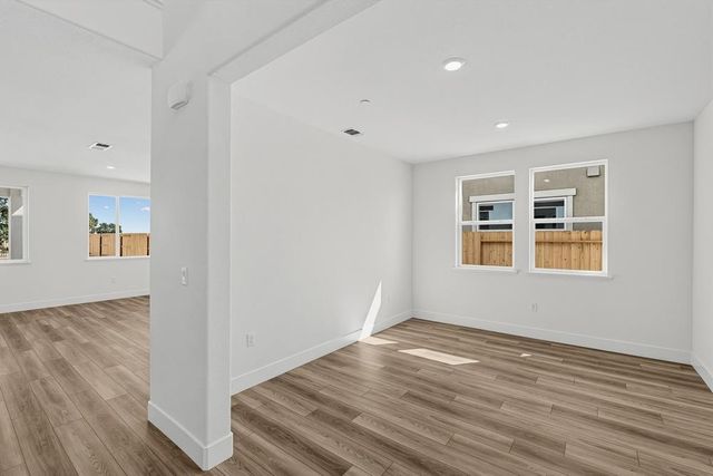 2048 Serendipity Dr, Roseville, CA 95747