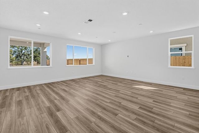 2048 Serendipity Dr, Roseville, CA 95747