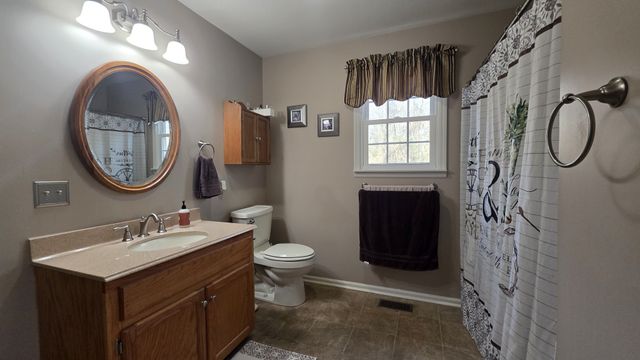 5821 Greer Rd, Goodlettsville, TN 37072