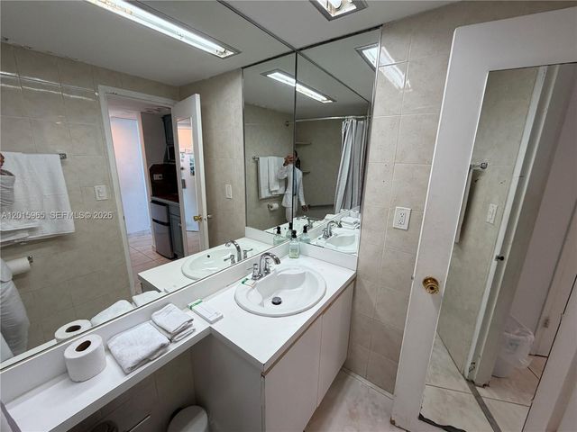 5445 Collins Ave 1606, Miami Beach, FL 33140