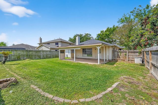 17107 Canterbury Green Court, Sugar Land, TX 77498