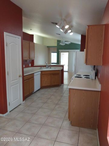 7634 W August Moon Place, Tucson, AZ 85743