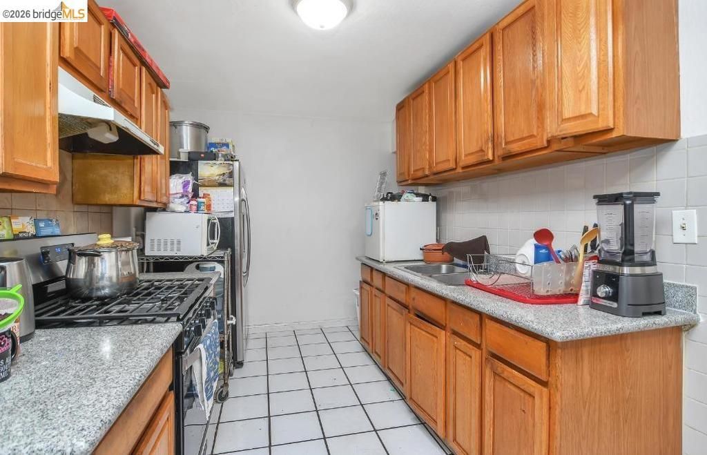 Image 5 of property listing at 141 E 15th ST, Pittsburg, CA 94565
