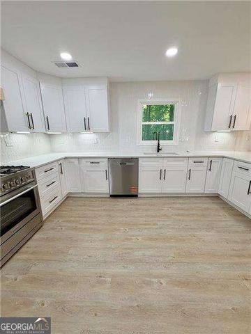 6211 Emerald Springs Drive SE, Acworth, GA 30102