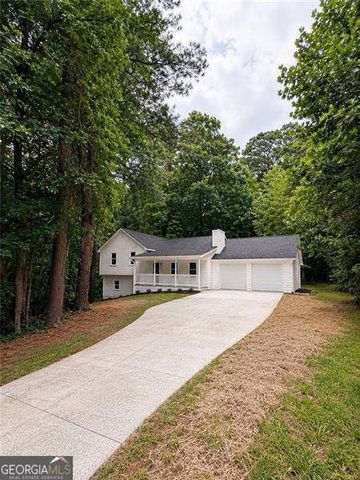6211 Emerald Springs Drive SE, Acworth, GA 30102