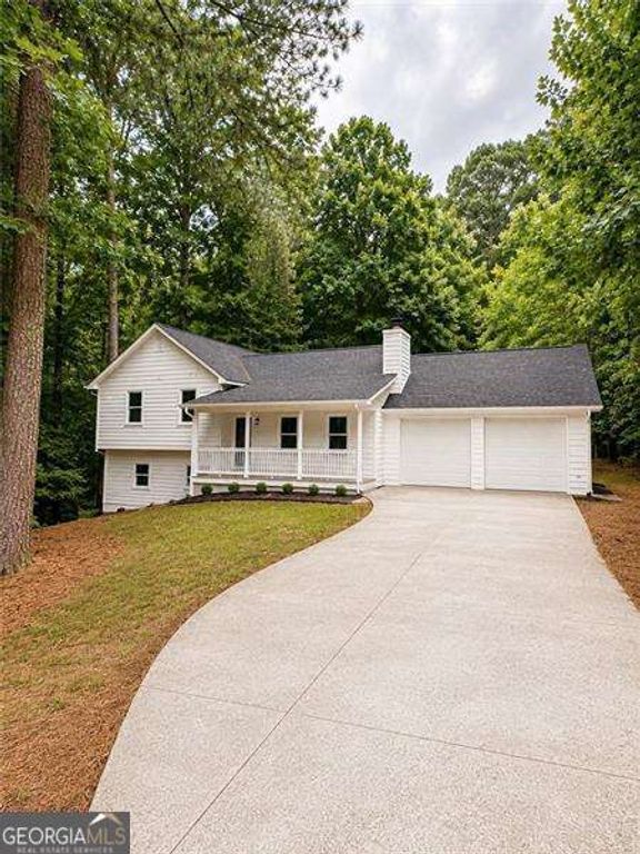 6211 Emerald Springs Drive SE, Acworth, GA 30102