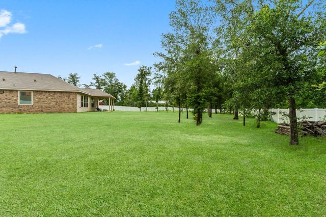 6026 Hazel Place Drive, Conroe, TX 77303