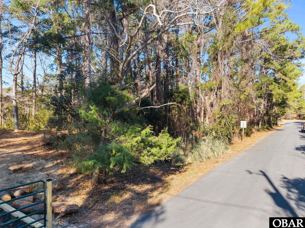 Image 2 of property listing at 4330 Carrenda Lane Lot B, Kitty Hawk, NC 27949