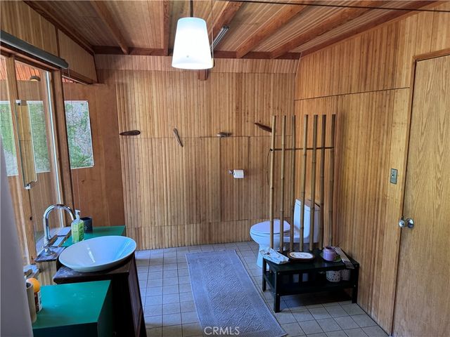 10 Beasore Road, Bass Lake, CA 93604