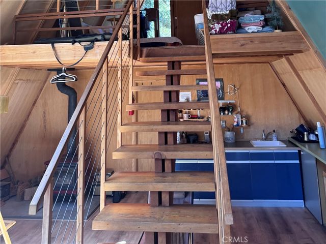 10 Beasore Road, Bass Lake, CA 93604