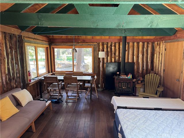 10 Beasore Road, Bass Lake, CA 93604
