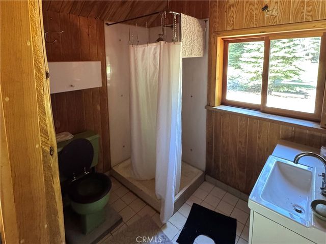 10 Beasore Road, Bass Lake, CA 93604