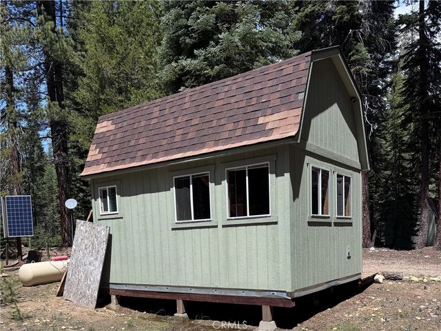 10 Beasore Road, Bass Lake, CA 93604