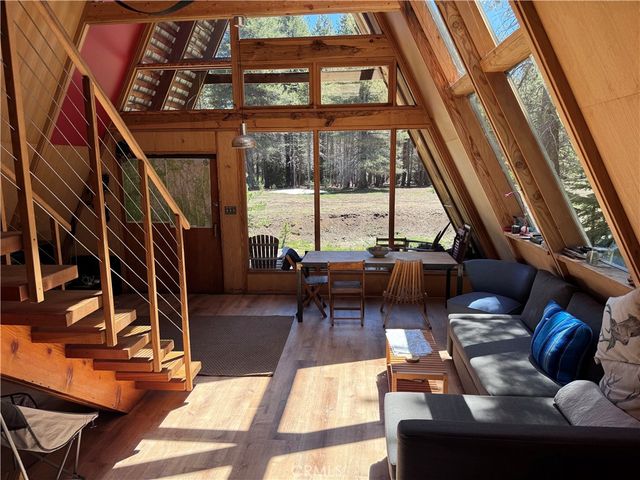 10 Beasore Road, Bass Lake, CA 93604