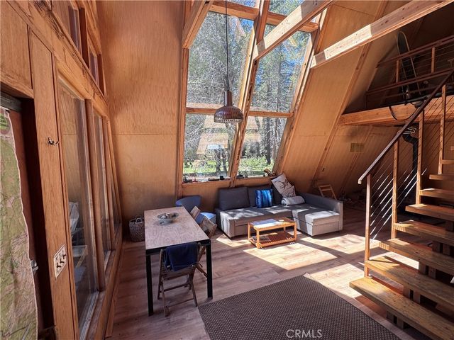 10 Beasore Road, Bass Lake, CA 93604