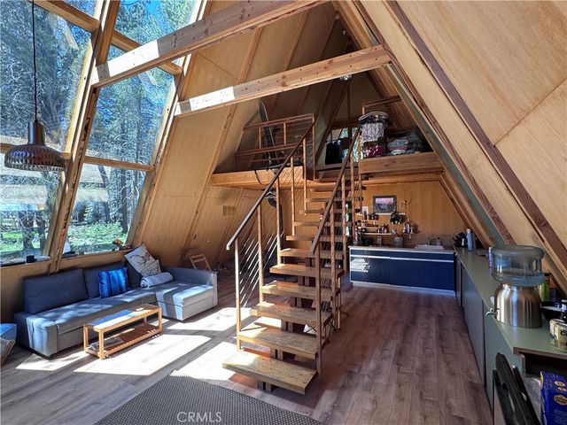 10 Beasore Road, Bass Lake, CA 93604