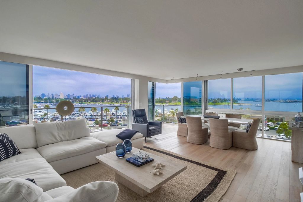 1750 Avenida Del Mundo 402, Coronado, CA 92118