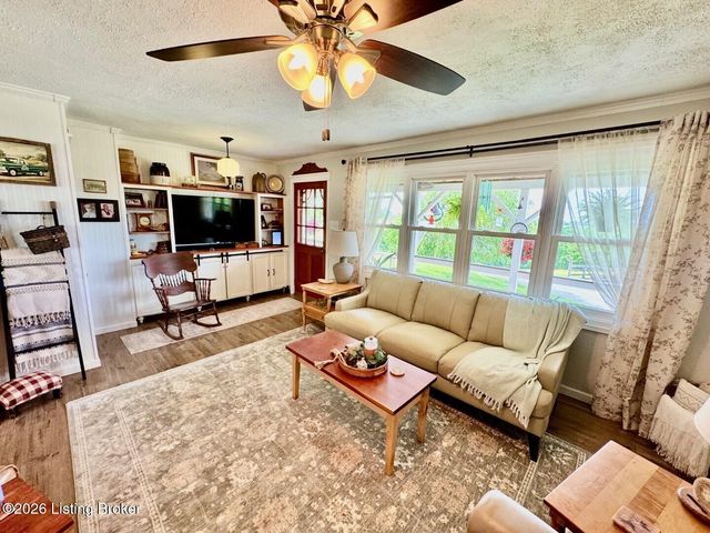 96 Shields Ln, Willisburg, KY 40078
