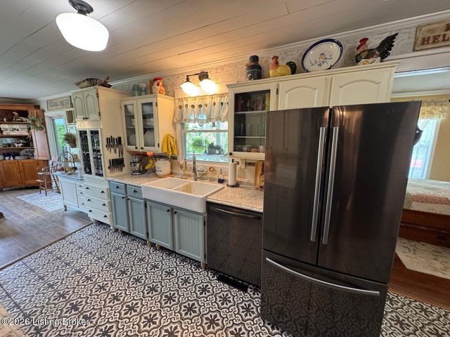96 Shields Ln, Willisburg, KY 40078