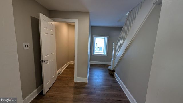 4 BORATEN RD, Royersford, PA 19468