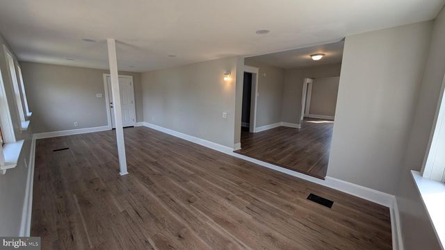 4 BORATEN RD, Royersford, PA 19468