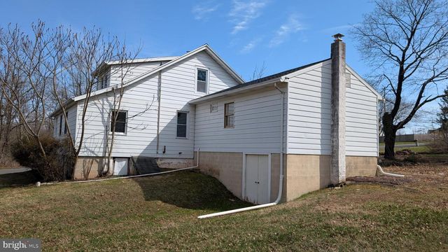 4 BORATEN RD, Royersford, PA 19468