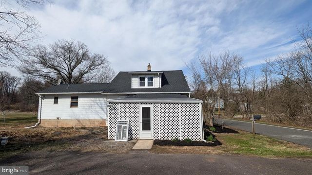 4 BORATEN RD, Royersford, PA 19468