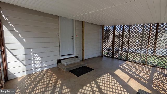 4 BORATEN RD, Royersford, PA 19468