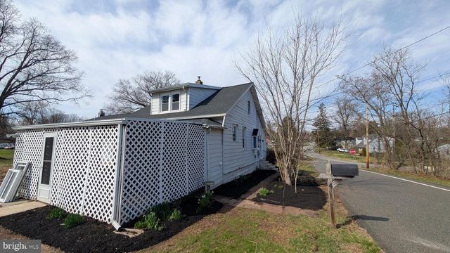 4 BORATEN RD, Royersford, PA 19468