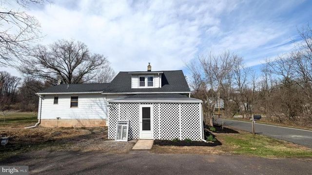 4 BORATEN RD, Royersford, PA 19468