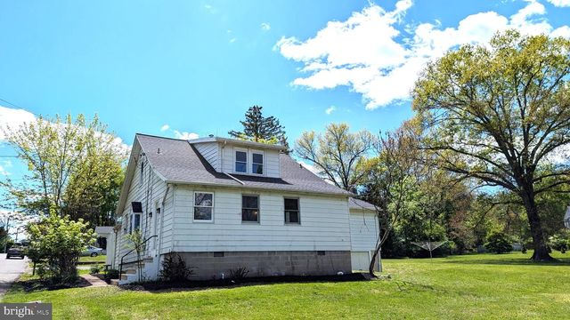 4 BORATEN RD, Royersford, PA 19468