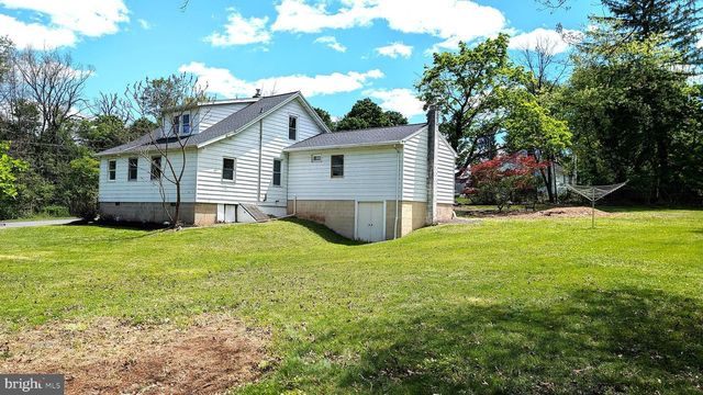 4 BORATEN RD, Royersford, PA 19468