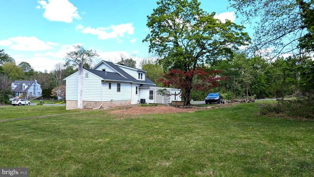 4 BORATEN RD, Royersford, PA 19468