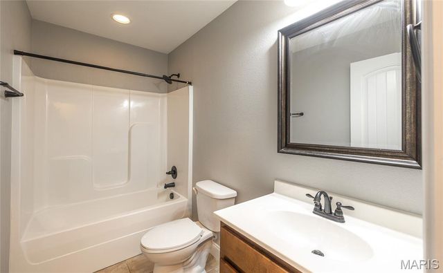 105 Iron Court, St Robert, MO 65584