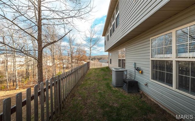 105 Iron Court, St Robert, MO 65584