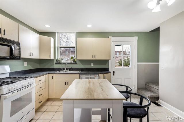 3204 Dakota Street, St Louis, MO 63111