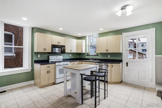 3204 Dakota Street, St Louis, MO 63111