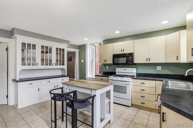 3204 Dakota Street, St Louis, MO 63111