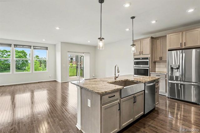 4871 Broomfield Way, Lake Orion, MI 48359