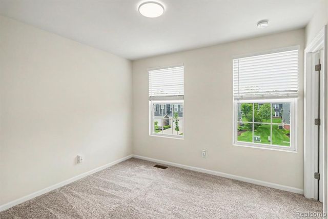 4871 Broomfield Way, Lake Orion, MI 48359