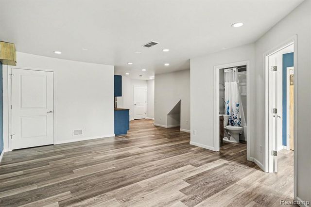 4871 Broomfield Way, Lake Orion, MI 48359
