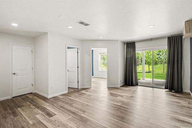 4871 Broomfield Way, Lake Orion, MI 48359