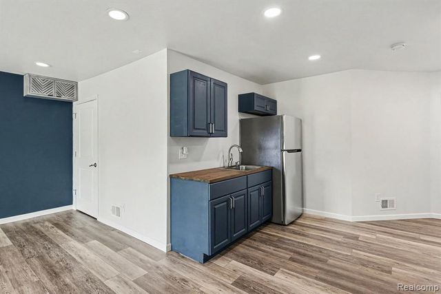 4871 Broomfield Way, Lake Orion, MI 48359
