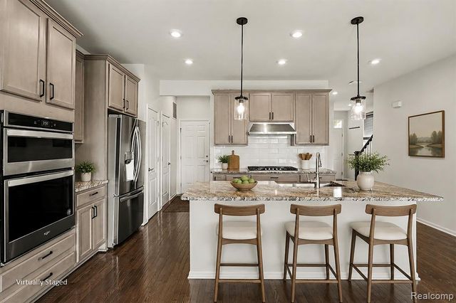 4871 Broomfield Way, Lake Orion, MI 48359