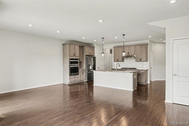 4871 Broomfield Way, Lake Orion, MI 48359
